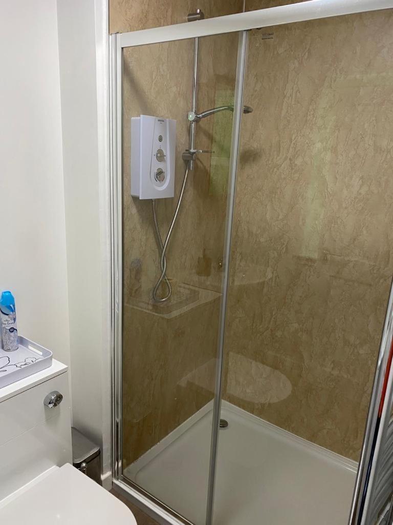 Cosy Self-contained Flat In Apartment
