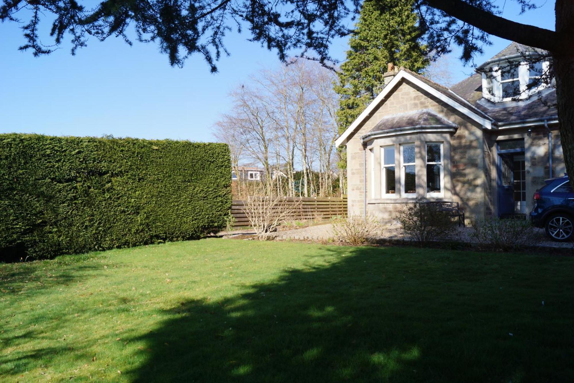 Cosy Self-contained Flat In Apartment Kirriemuir